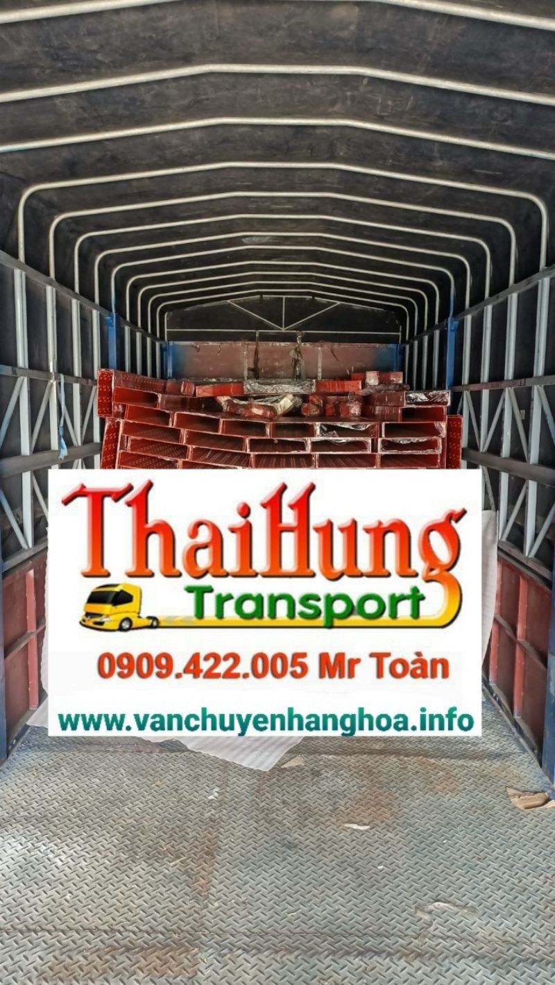 Hàng hóa vận chuyển giữa Sài Gòn - Hà Tĩnh chủ yếu đi theo đường bộ